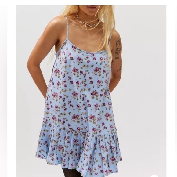 NWOT Urban Outfitters Blue Floral, Spaghetti Strap, Sun Dress, Women’s Size M - Picture 1 of 8
